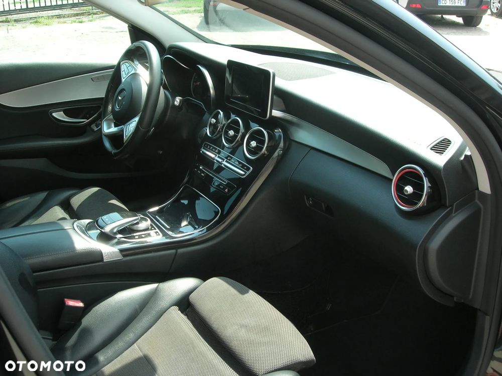 Mercedes-Benz Klasa C 220 CDI DPF (BlueEFFICIENCY) 7G-TRONIC Elegance - 23