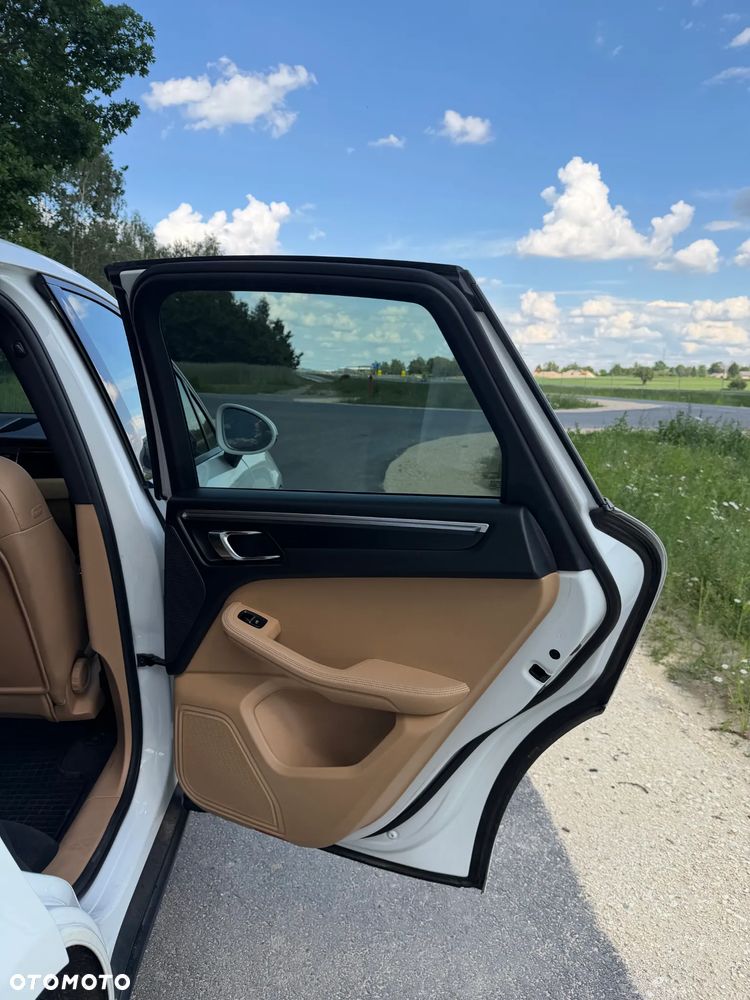 Porsche Macan Standard - 26