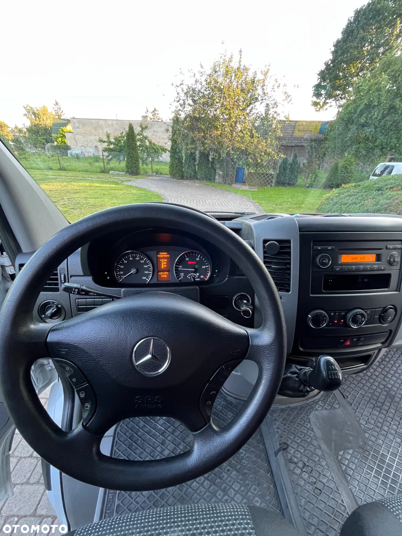 Mercedes-Benz Sprinter - 13