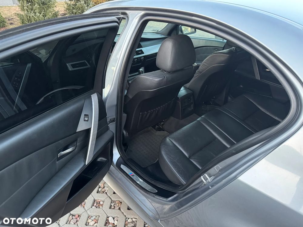 BMW Seria 5 - 32