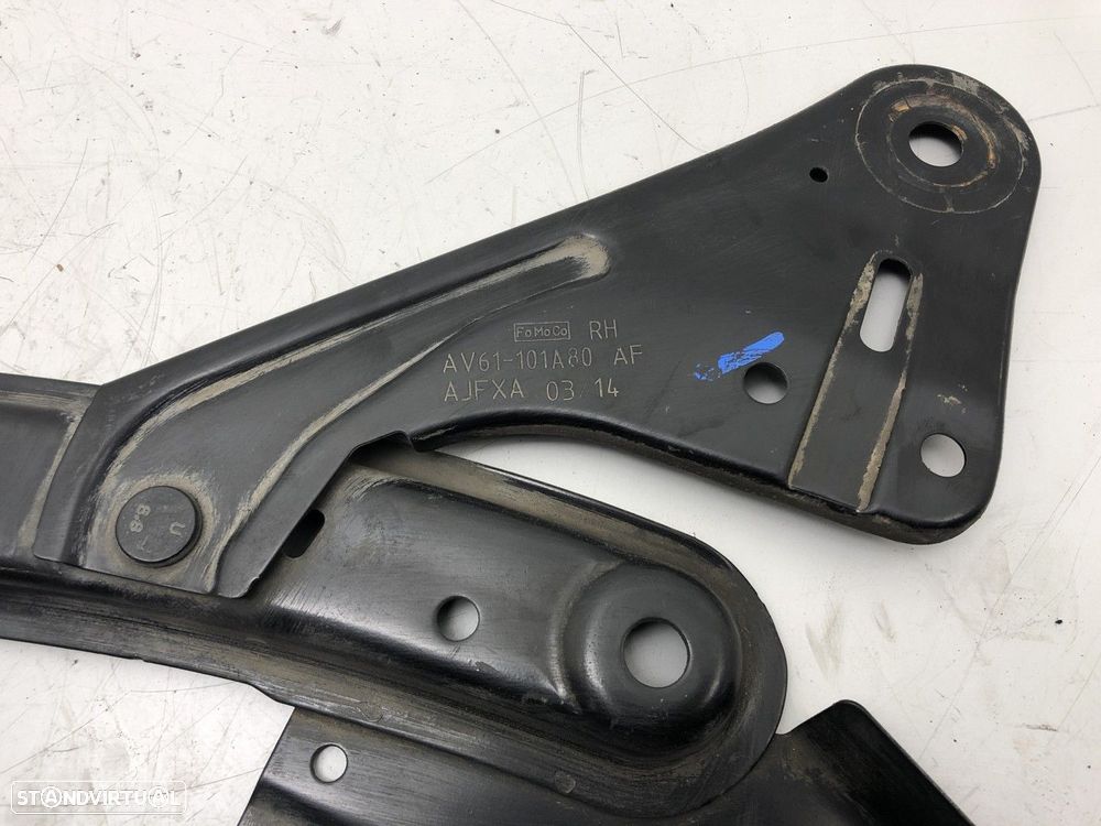 SUPORTE DO ESCAPE  Usado VOLVO V40 Hatchback (525, 526) D2 CV61A10684AA - 2