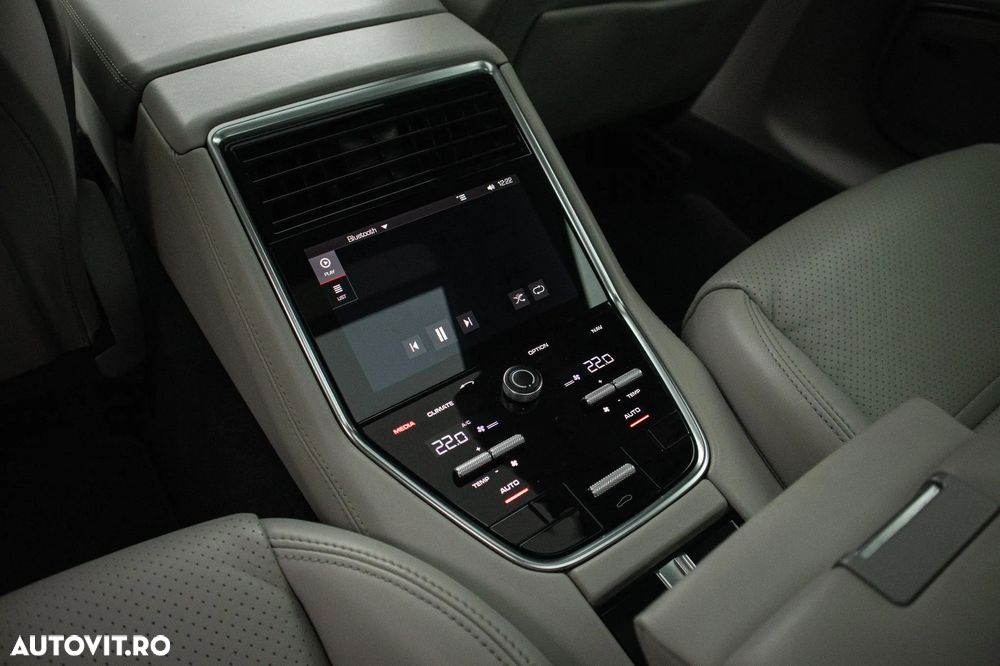 Porsche Panamera 4 E-Hybrid - 7