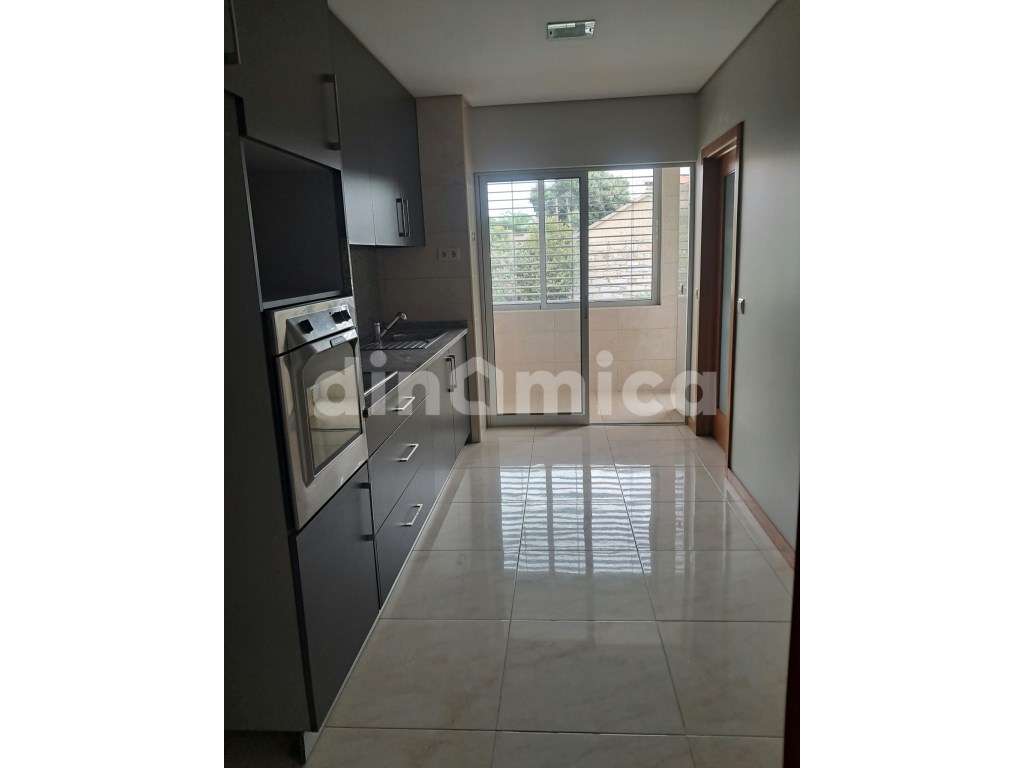 Apartamento T2 Ribeirão - Grande imagem: 3/18