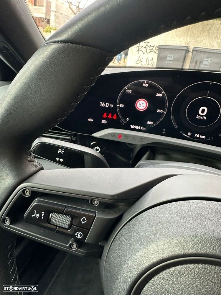 Porsche Taycan Cross Turismo 4S - 11