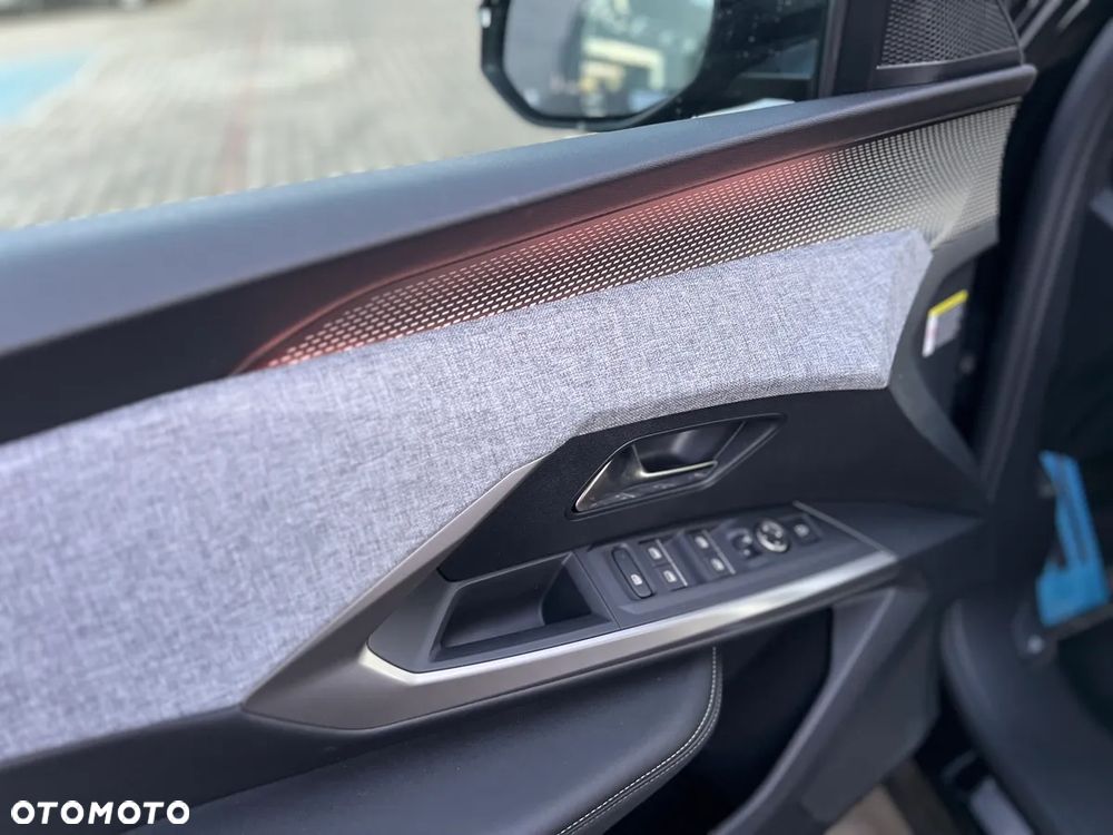 Peugeot 3008 1.2 PureTech mHEV GT E-DCS6 - 17