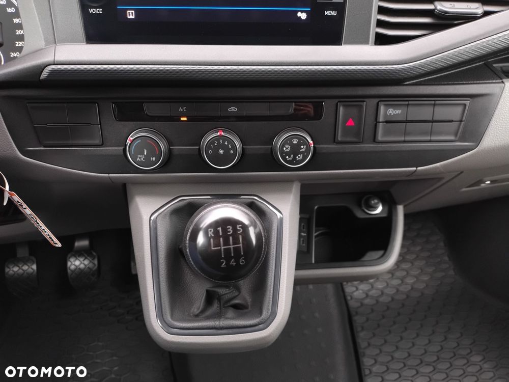 Volkswagen Transporter - 29