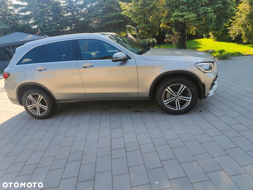 Mercedes-Benz GLC 300 4Matic 9G-TRONIC AMG Line - 3