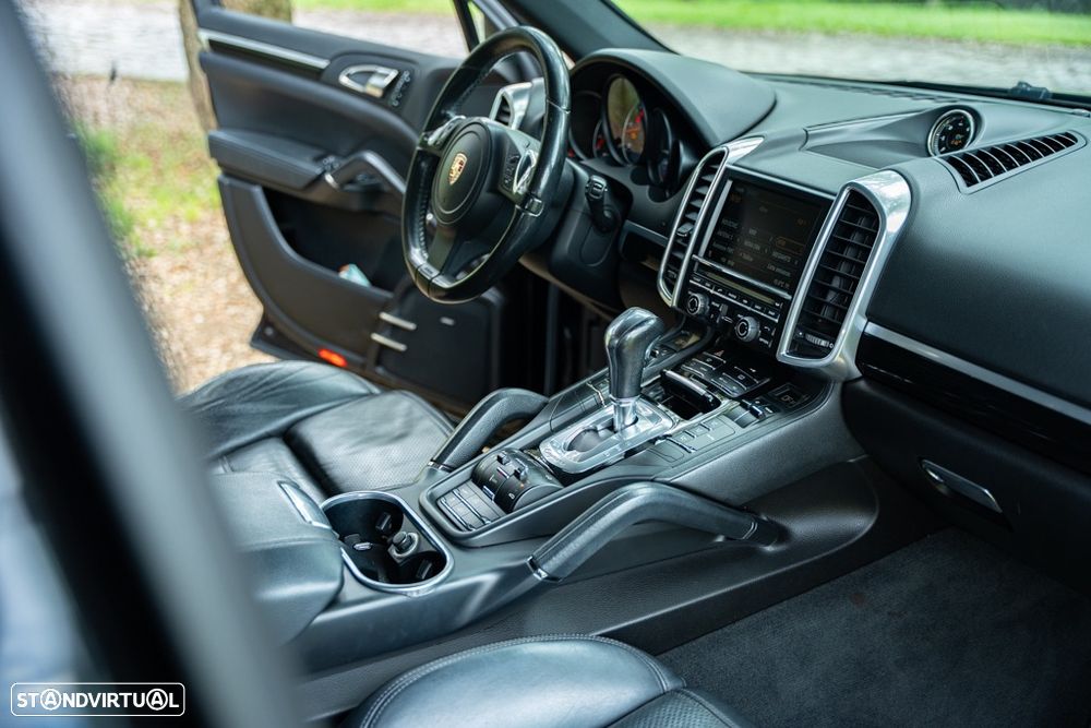 Porsche Cayenne 3.0 V6 - 24