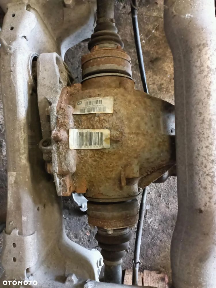 Dyfer dyferencjał most BMW E60 E61 525d 3.0d manual 2.56 7570472 - 1