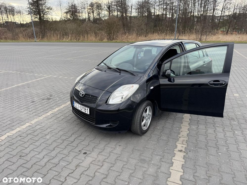 Toyota Yaris 1.3 VVT-i Sol - 2