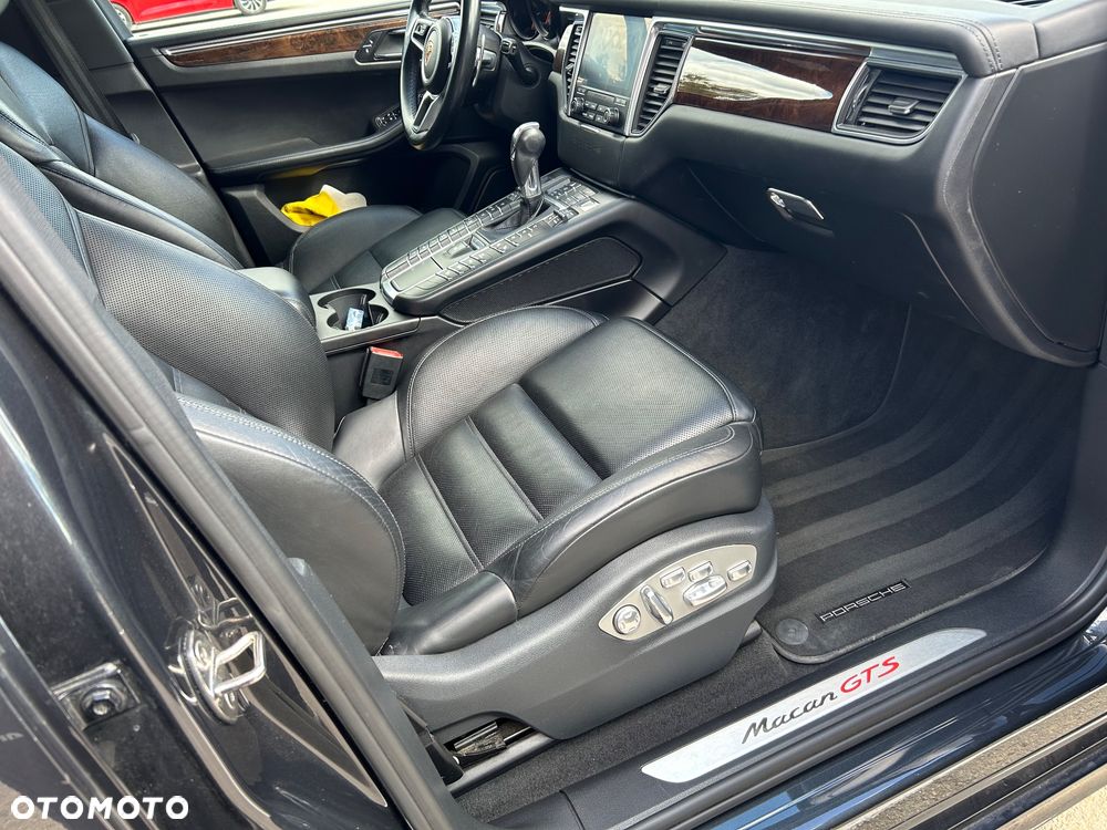 Porsche Macan - 17