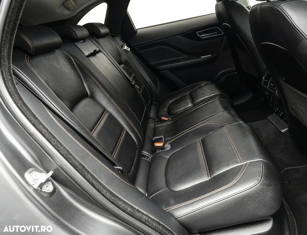 Jaguar F-Pace 20d AWD Pure - 16