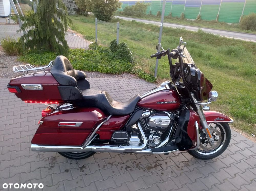 Harley-Davidson FLH Electra Glide - 2