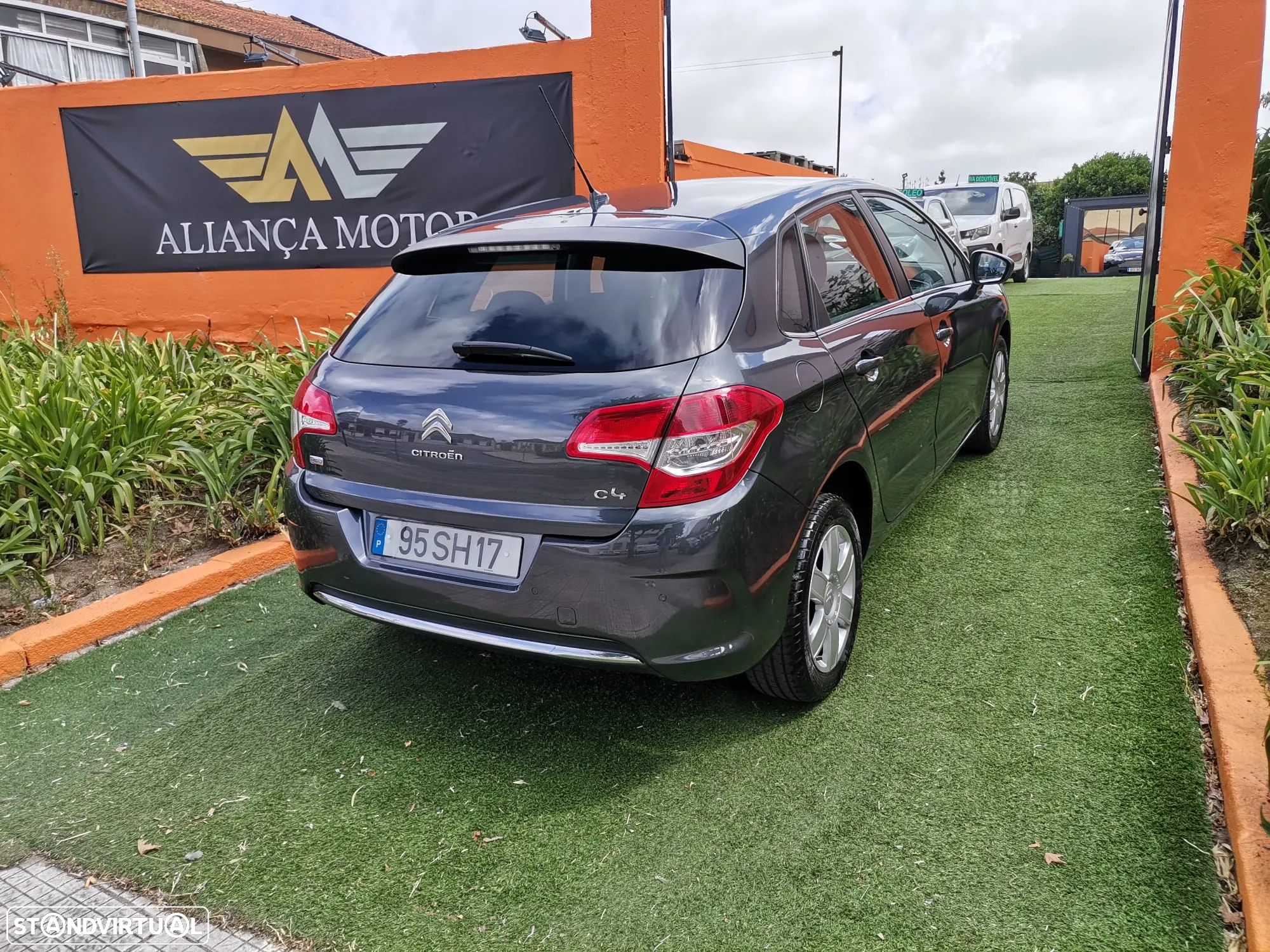 Citroën C4 e-HDi 115 ETG6 Selection - 3