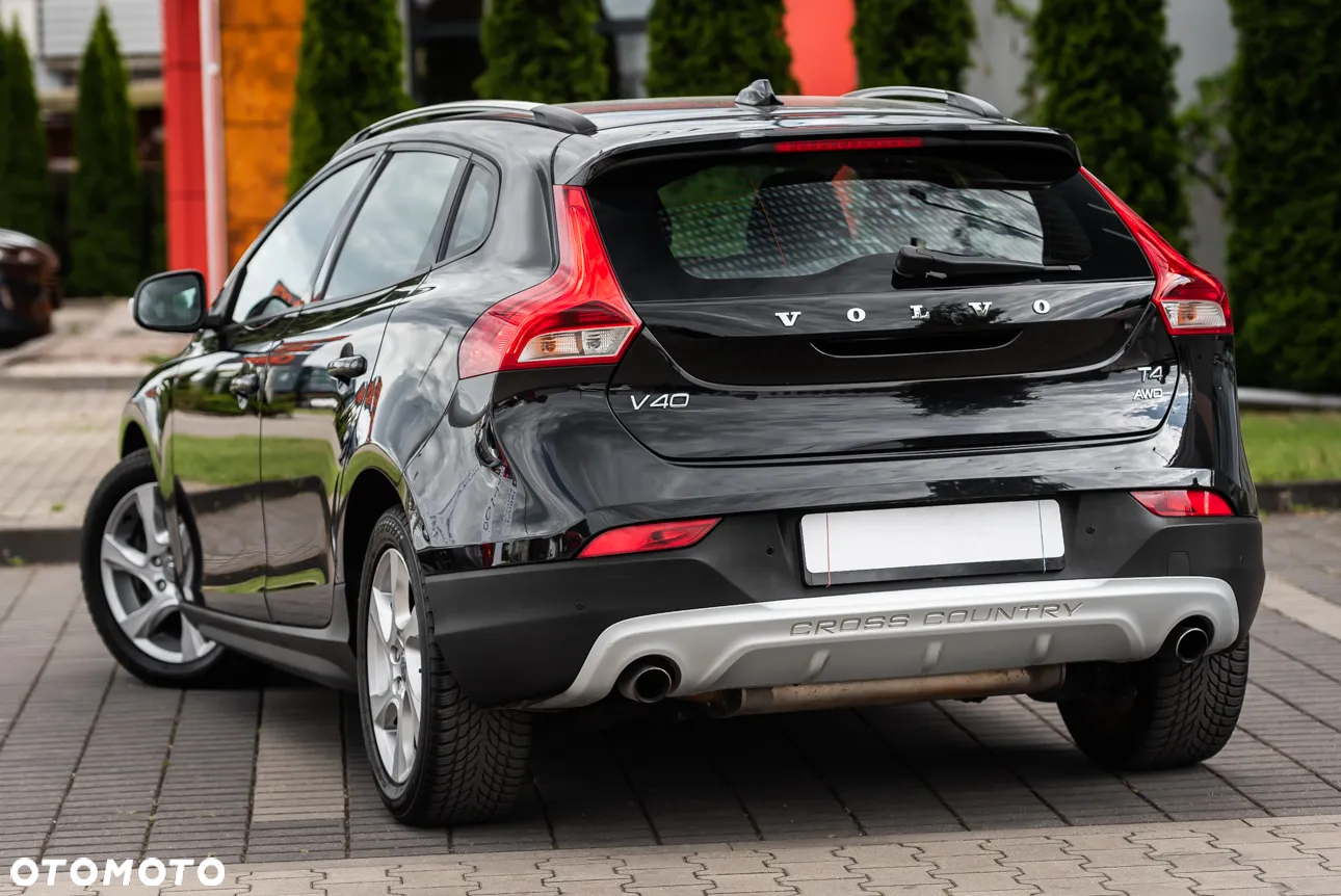Volvo V40 Cross Country - 8