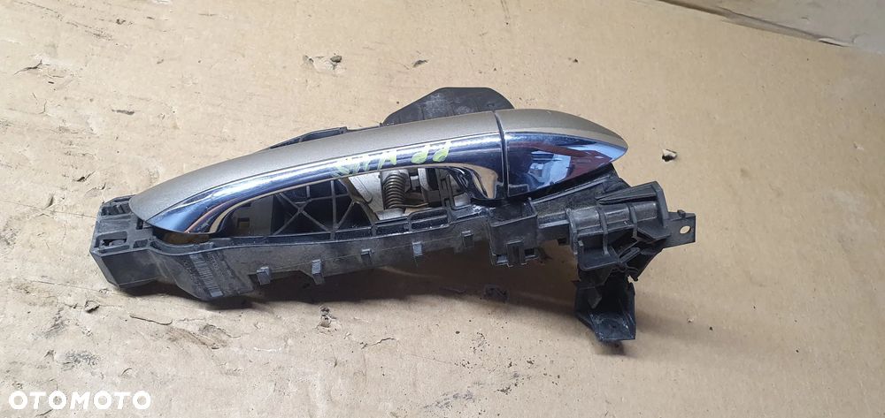 Klamka prawy przód przednia prawa Mercedes W245 A1697600234 - 3