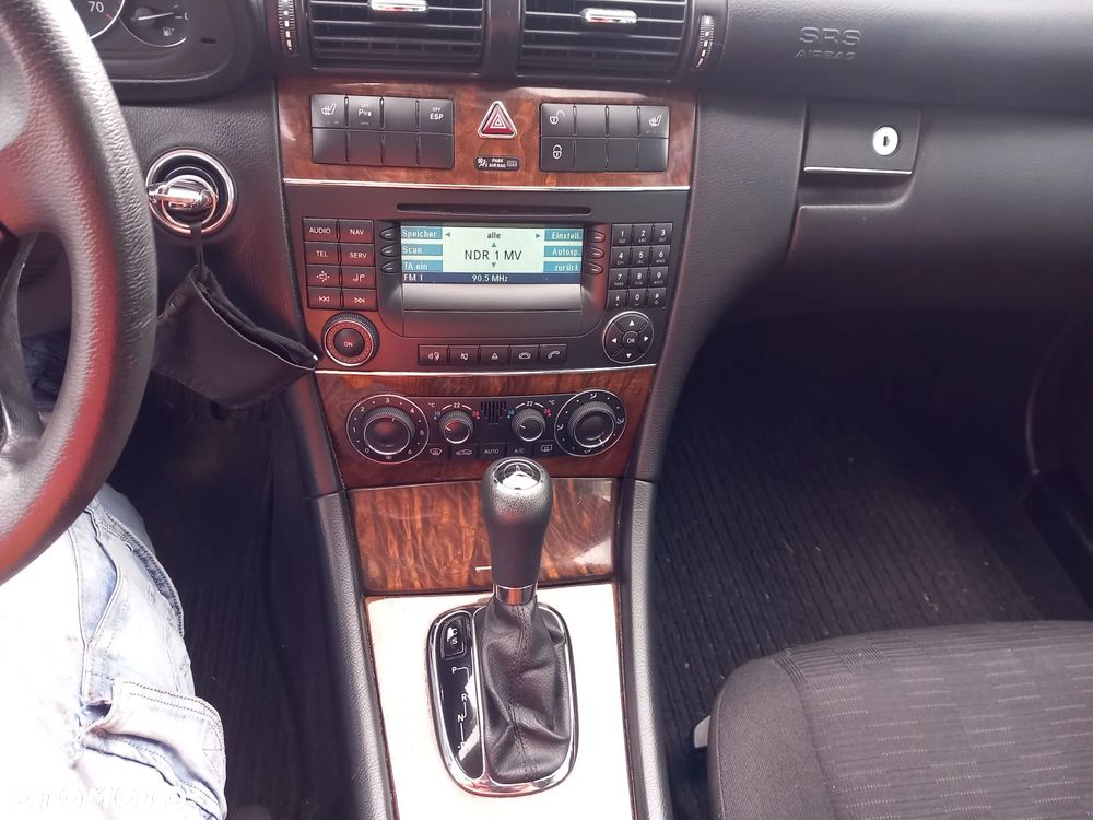 Mercedes-Benz Klasa C 180 Kompressor Automatik Classic Sport Edition - 20