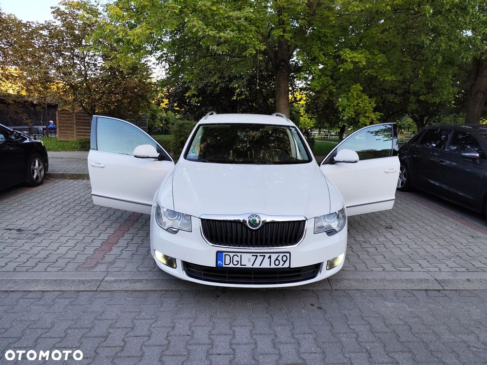 Skoda Superb 2.0 TDI Elegance DSG - 23