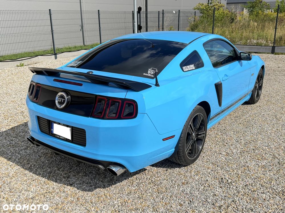 Ford Mustang 5.0 V8 GT - 5
