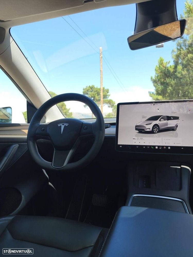 Tesla Model Y — fotografia 16