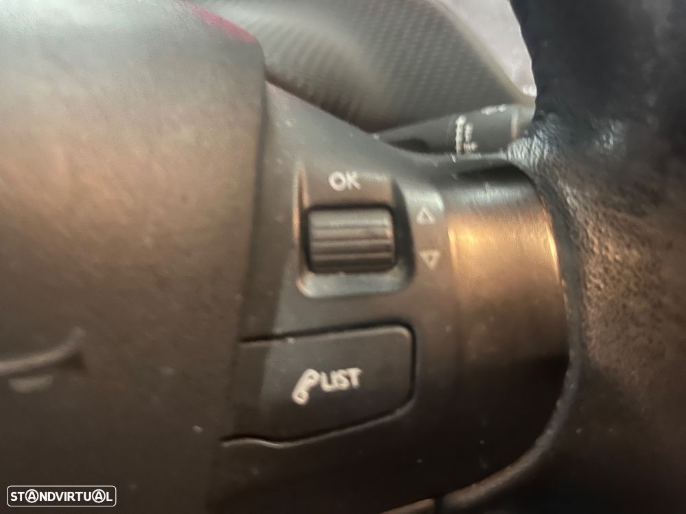 Peugeot 2008 1.2 PureTech Allure - 28