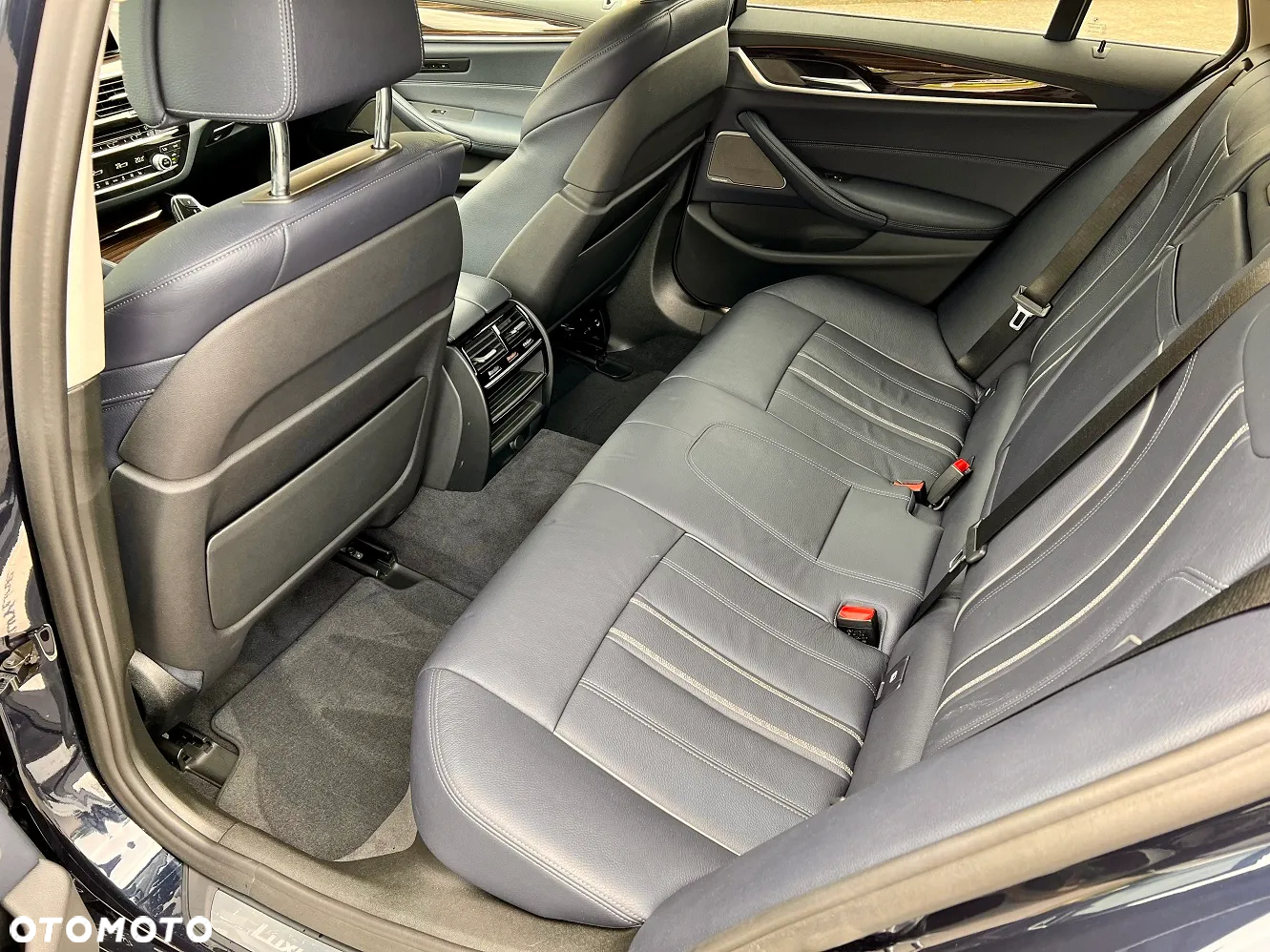 BMW Seria 5 520d Touring Luxury Line - 33