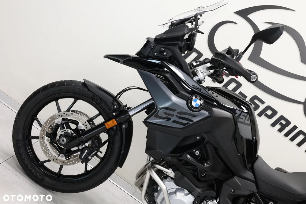 BMW F - 25
