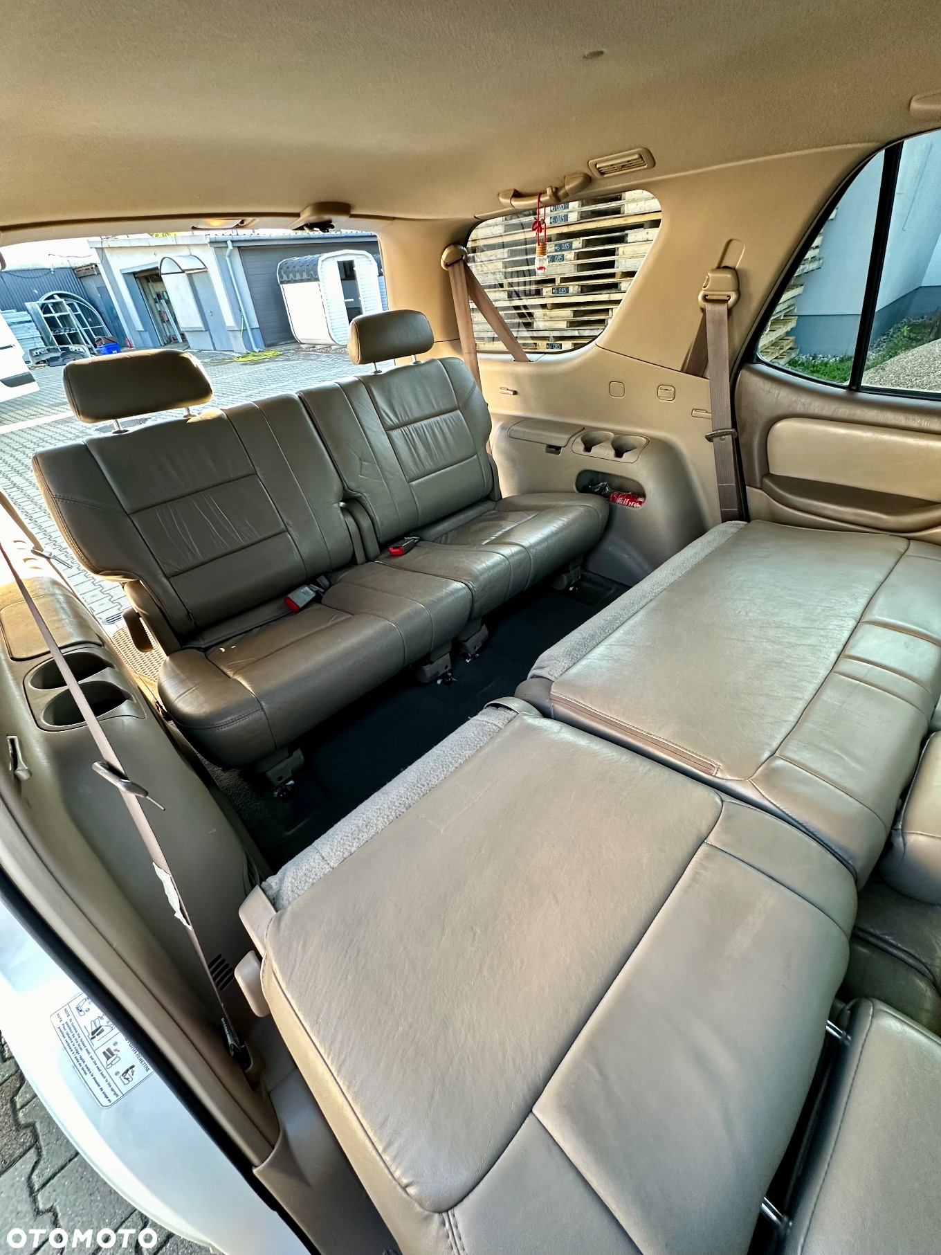 Toyota Sequoia - 13