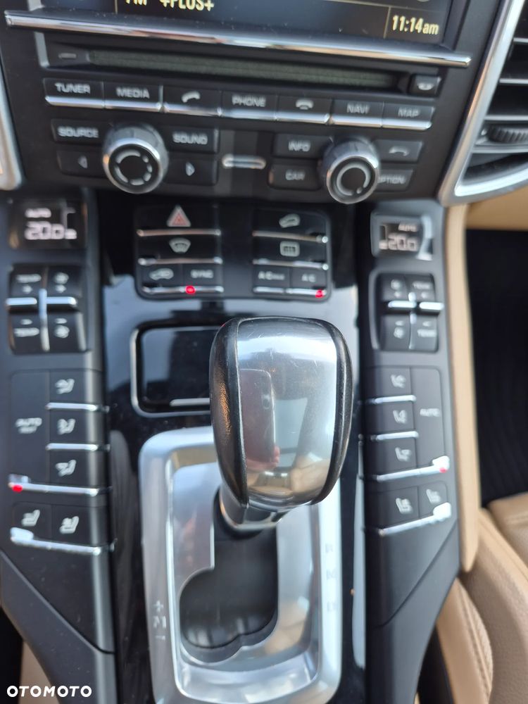 Porsche Cayenne - 14