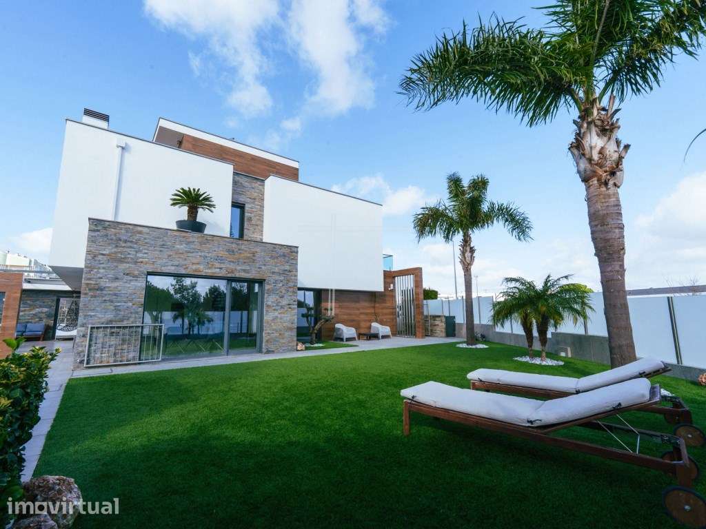 Moradia isolada T4, arquitetura contemporânea com piscina - Quintinhas - Grande imagem: 2/51