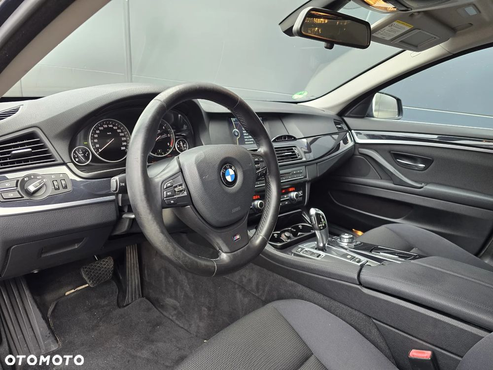 BMW Seria 5 530d Touring - 9