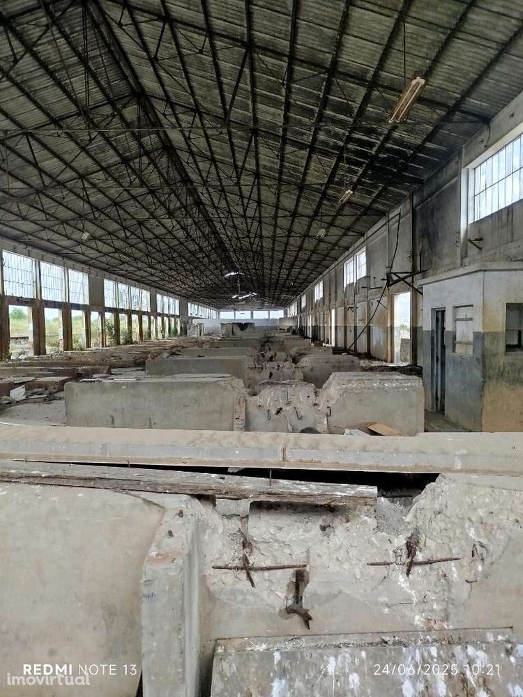 Armazém para arrendar em Pero Pinheiro - Grande imagem: 2/7