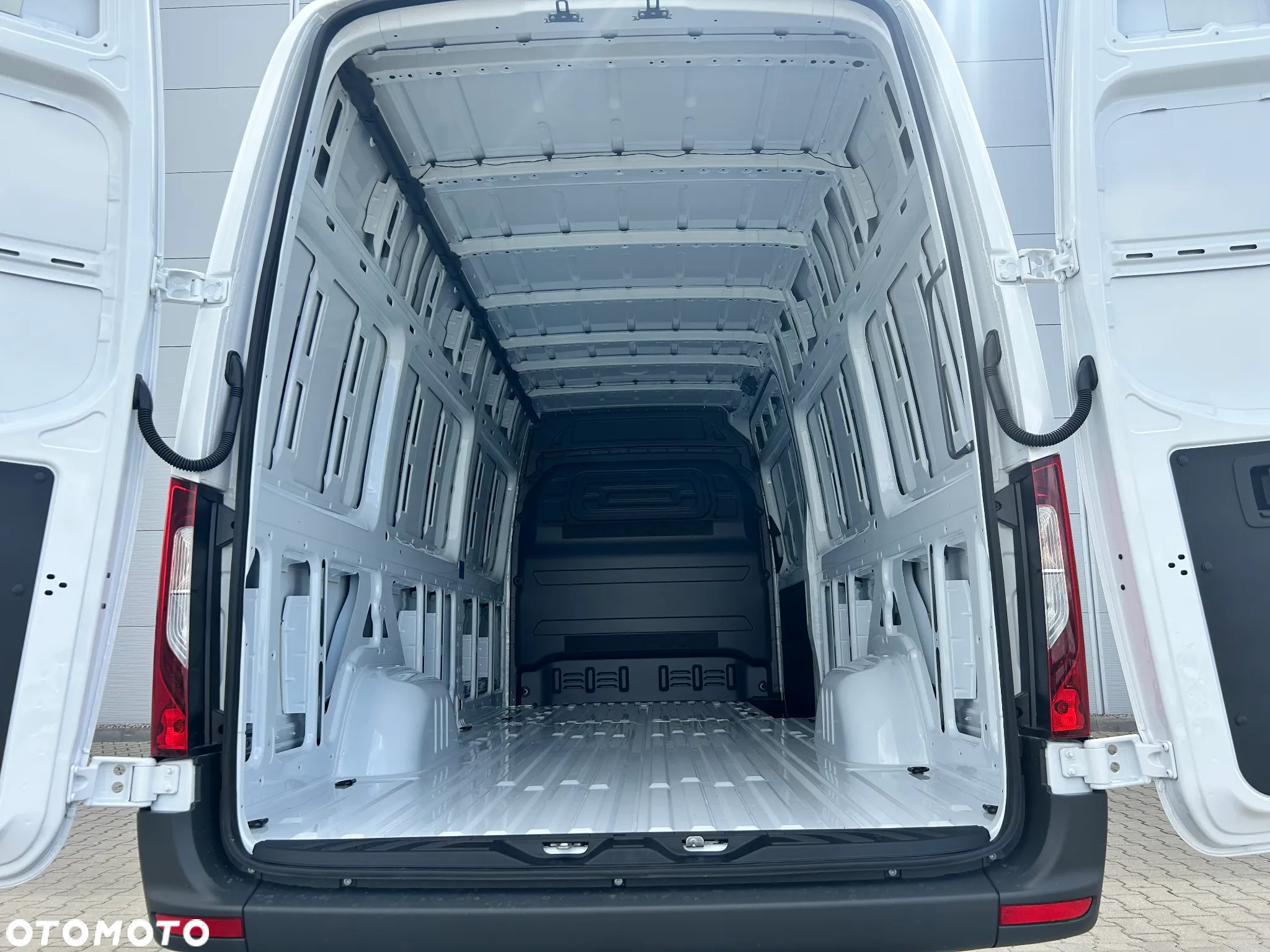 Mercedes-Benz SPRINTER 317 CDI FURGON DŁUGI - 15
