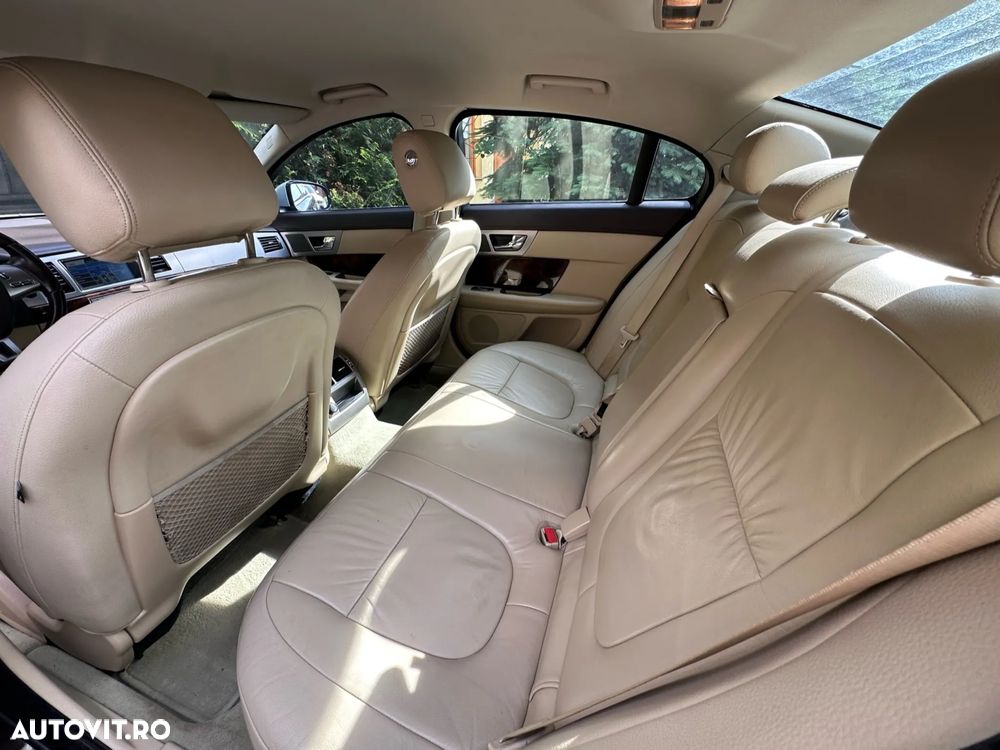 Jaguar XF 3.0D Premium Luxury Aut - 11