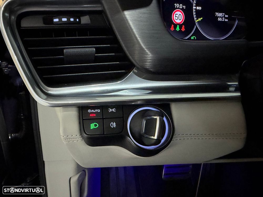 Porsche Panamera 4 E-Hybrid Platinum Edition com PDLS - 18