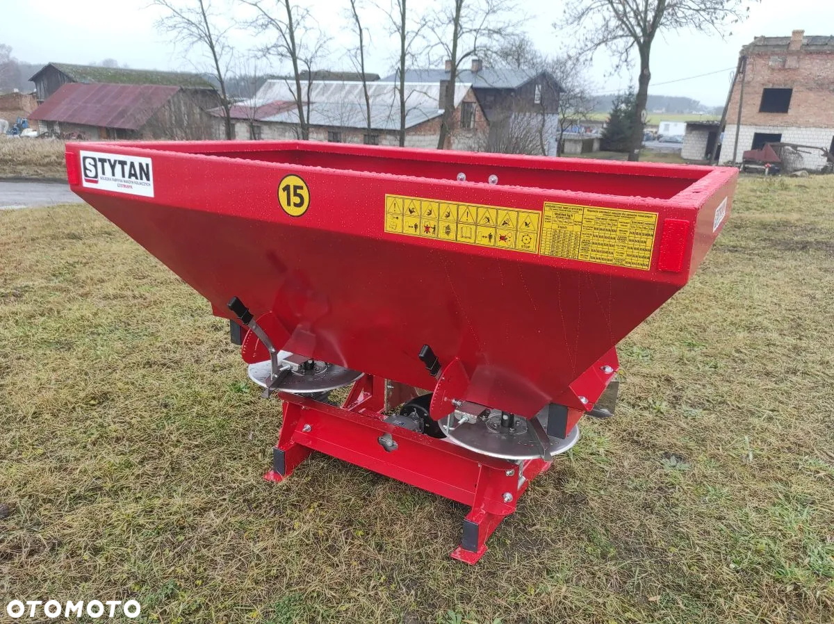 Rozsiewacz nawozu do nawozów Strumyk Tytan 400L 600L 800L 1000L 1200L - 3