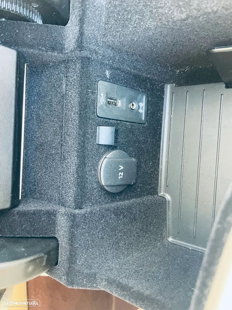 Porsche Panamera 4 E-Hybrid Platinum Edition - 26