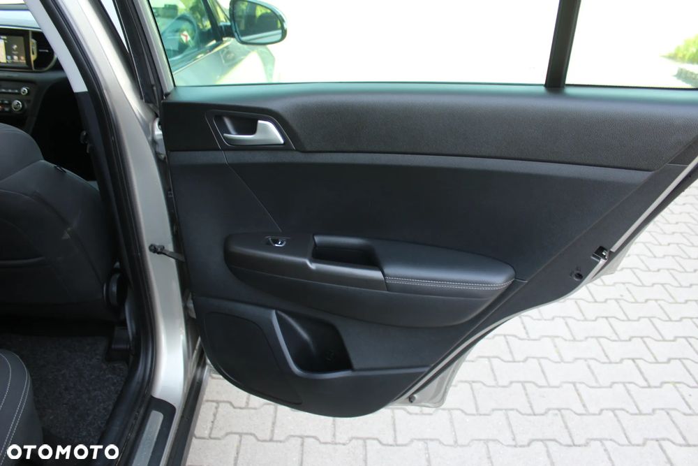 Kia Sportage 1.7 CRDI 2WD ISG Dream-Team Edition - 24