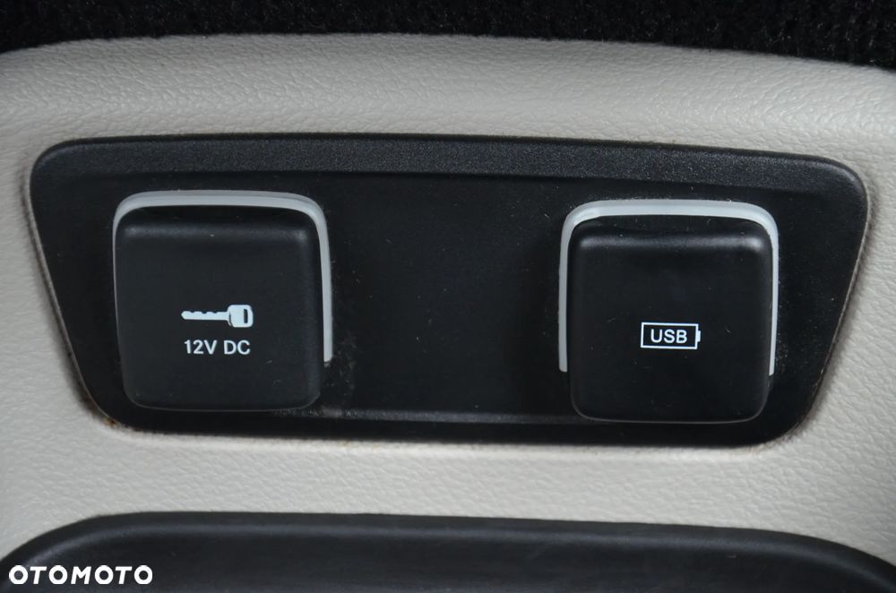 Chrysler Pacifica - 35