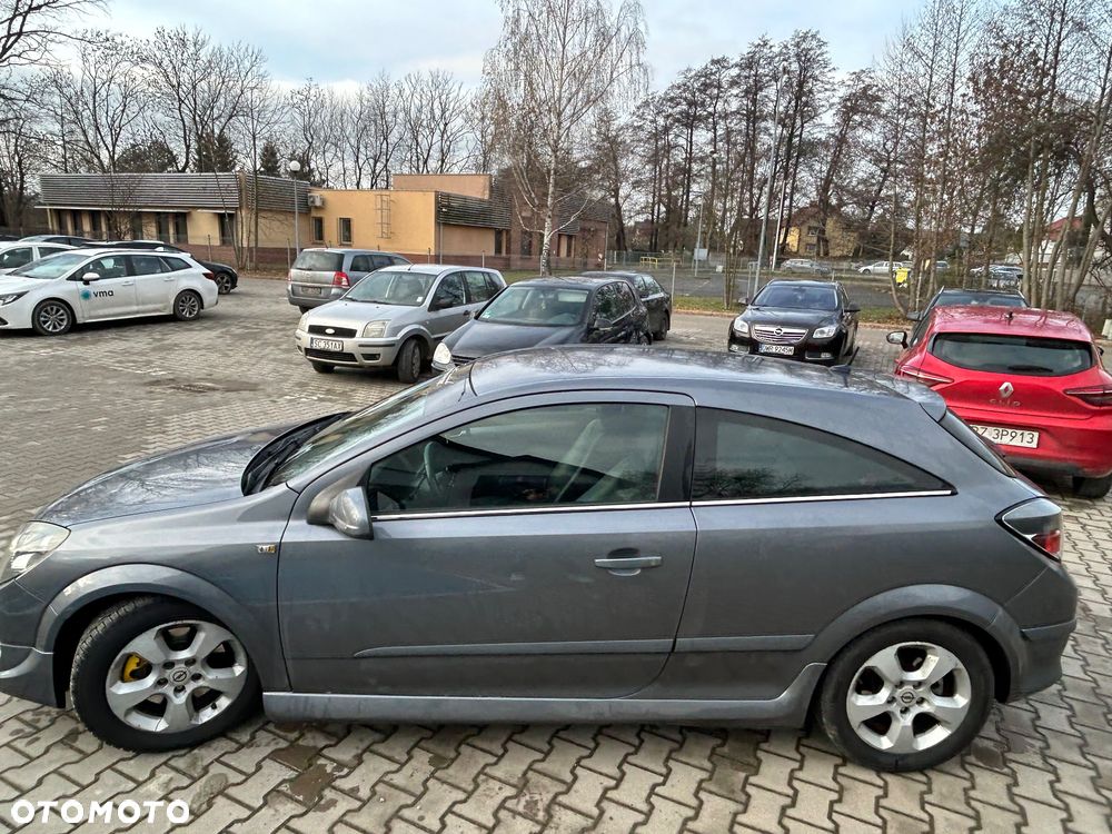 Opel Astra 2.0 T Cosmo - 7