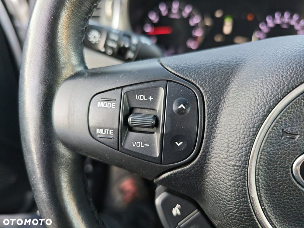 Kia Carens 1.6 GDI XL 7os - 34