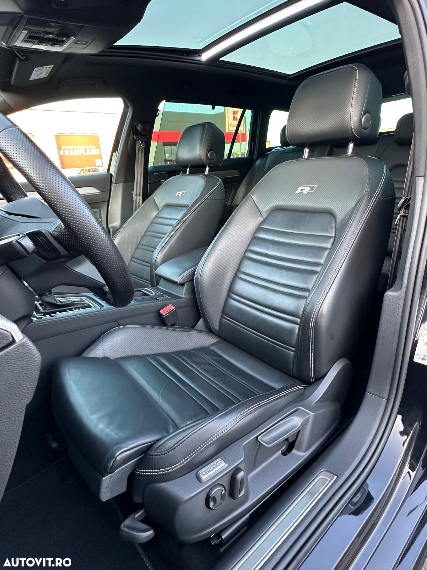 Volkswagen Passat Variant 2.0 TDI SCR DSG R-Line - 11