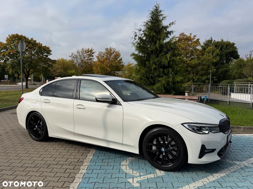 BMW Seria 3 330i Sport Line sport - 5