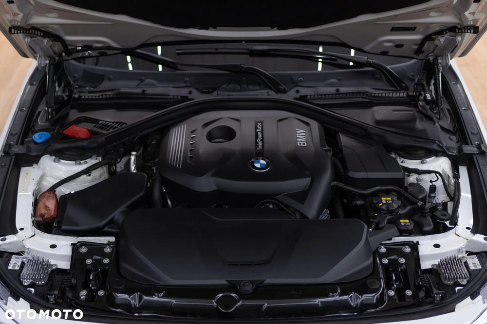 BMW Seria 3 320i GPF xDrive M Sport Shadow sport - 9