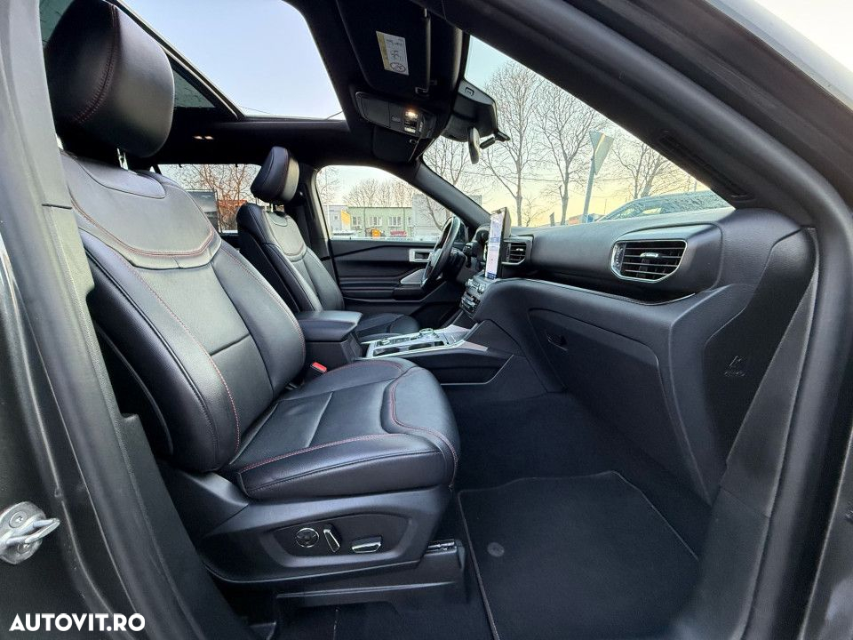Ford Explorer - 26