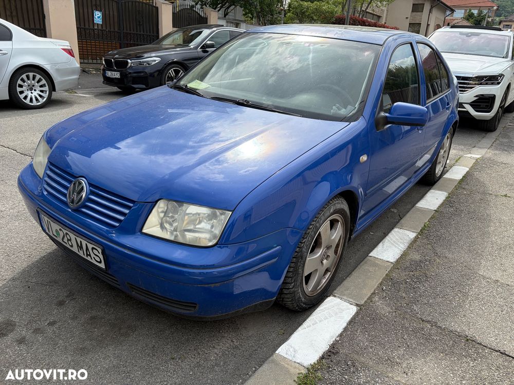Volkswagen Bora 1.6 FSI Highline - 1