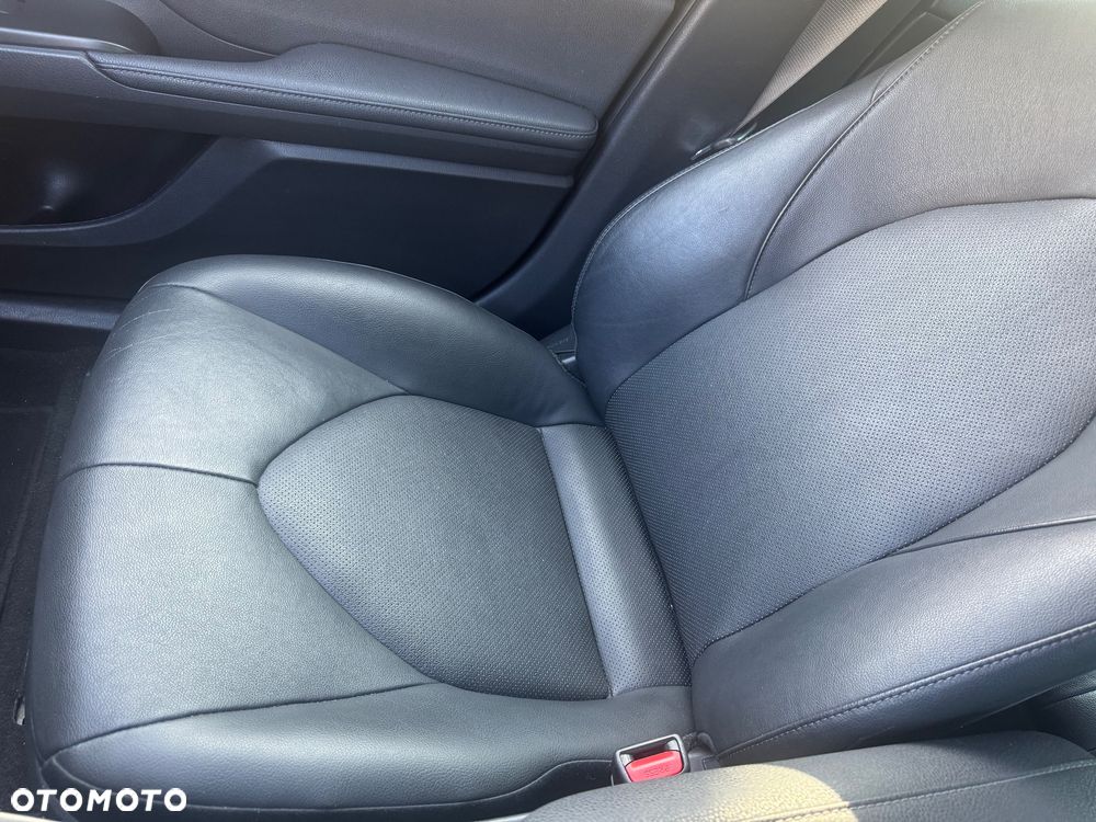 Toyota Camry 2.5 Hybrid Executive CVT - 34