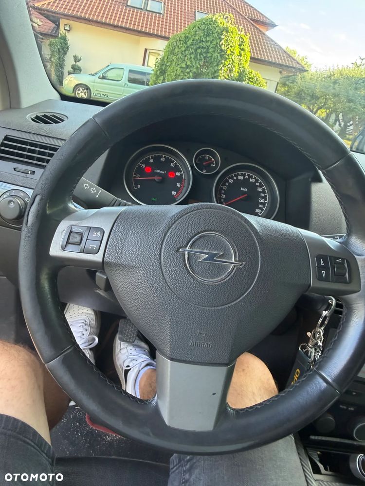 Opel Astra 2.0 T Sport - 25