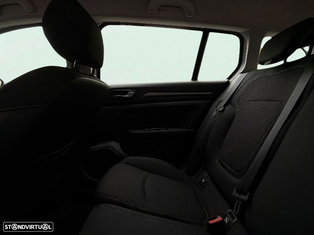 Renault Mégane Sport Tourer - 16