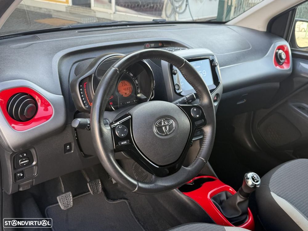 Toyota Aygo 1.0 X-Play Plus - 17
